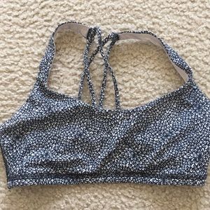 Lululemon sports bra